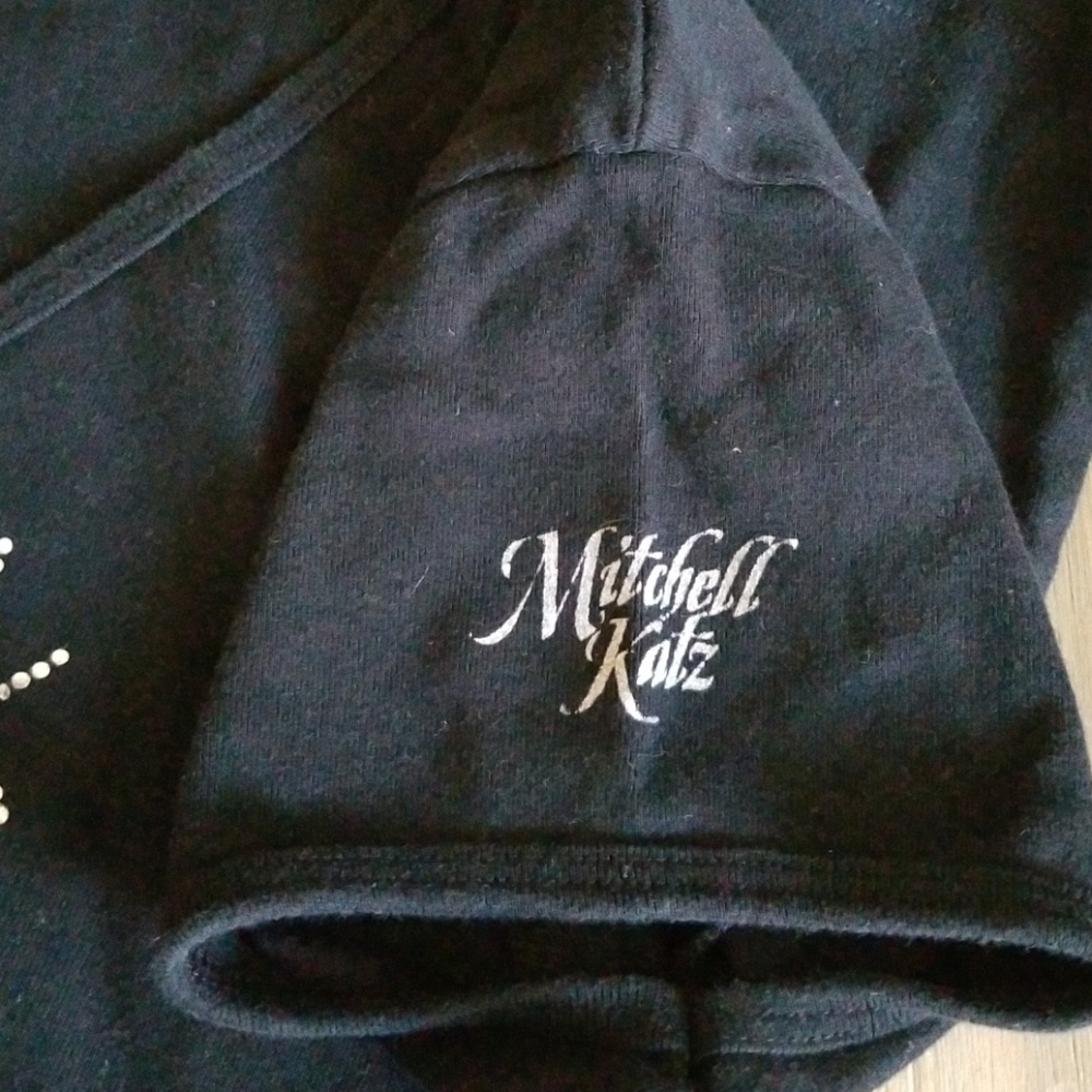 Black Rhinestone V-neck - Picture 4 of 4